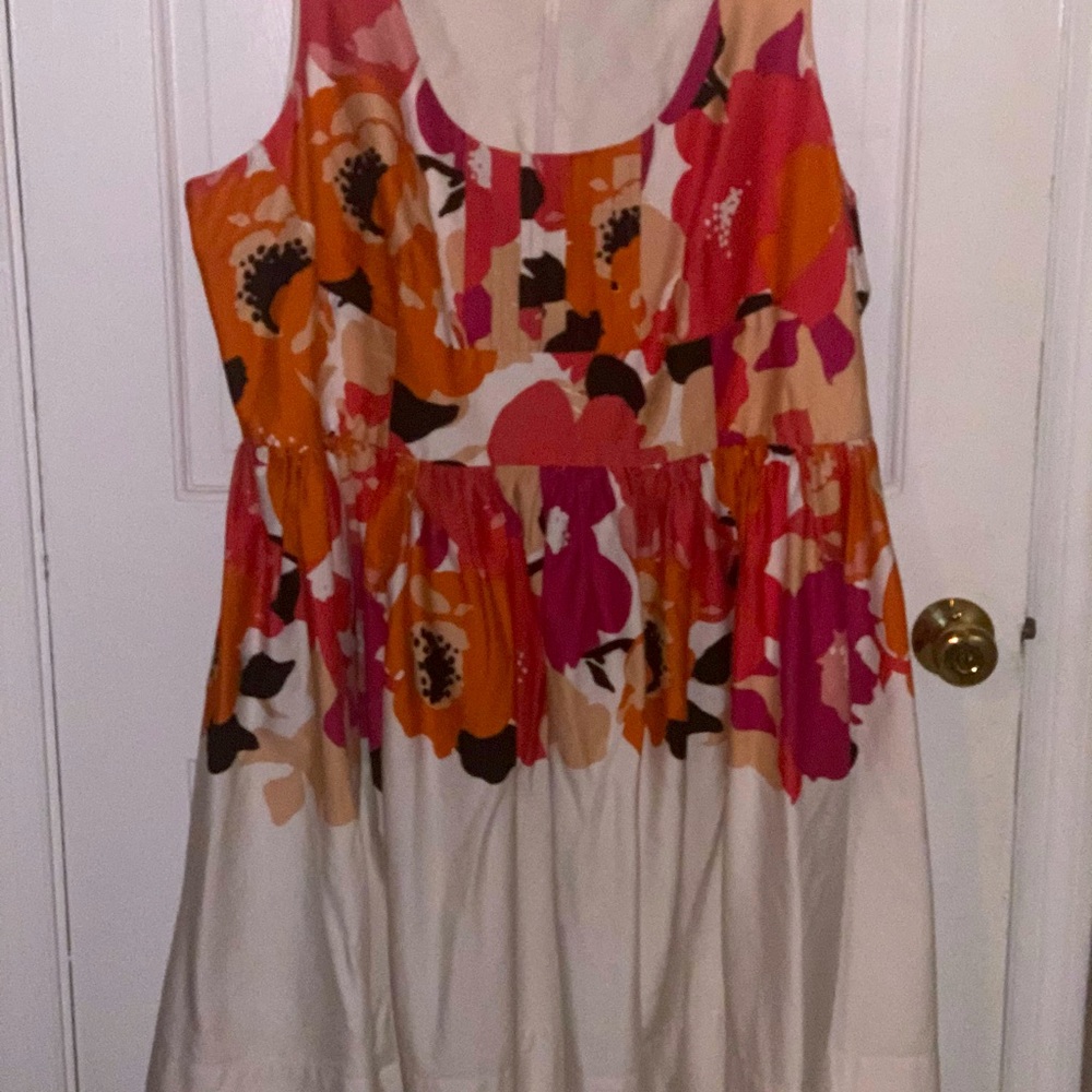 Calvin Klein Floral skater dress with pockets!!